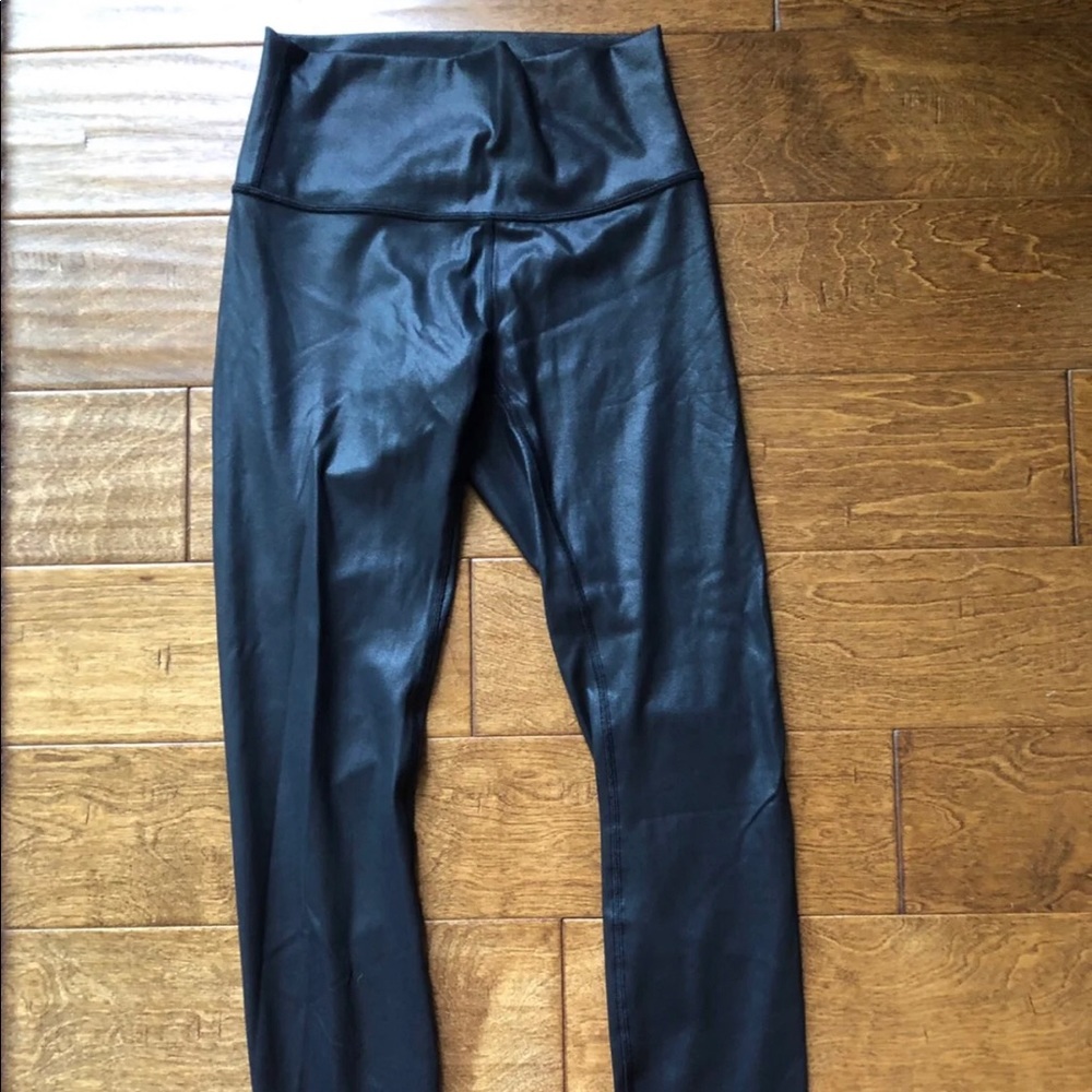 Limited edition shiny lululemon wunder under pants